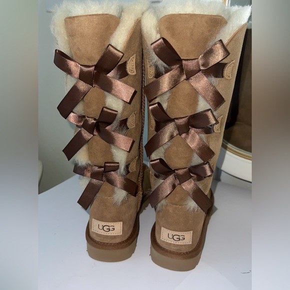 Bailey bow collection Ugg’s - Picture 2 of 4